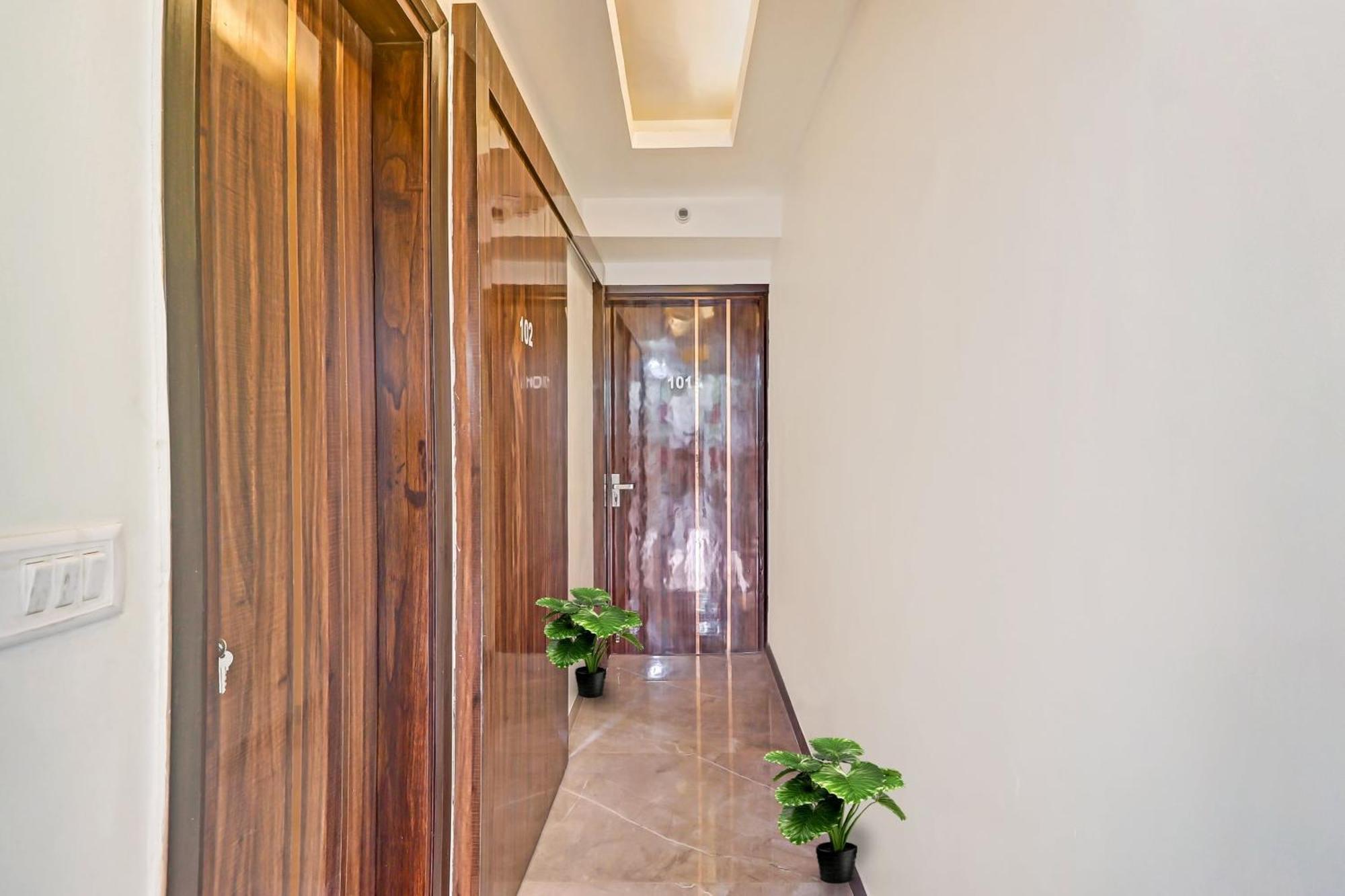 Hotel O Amazing Guest House New Delhi Luaran gambar