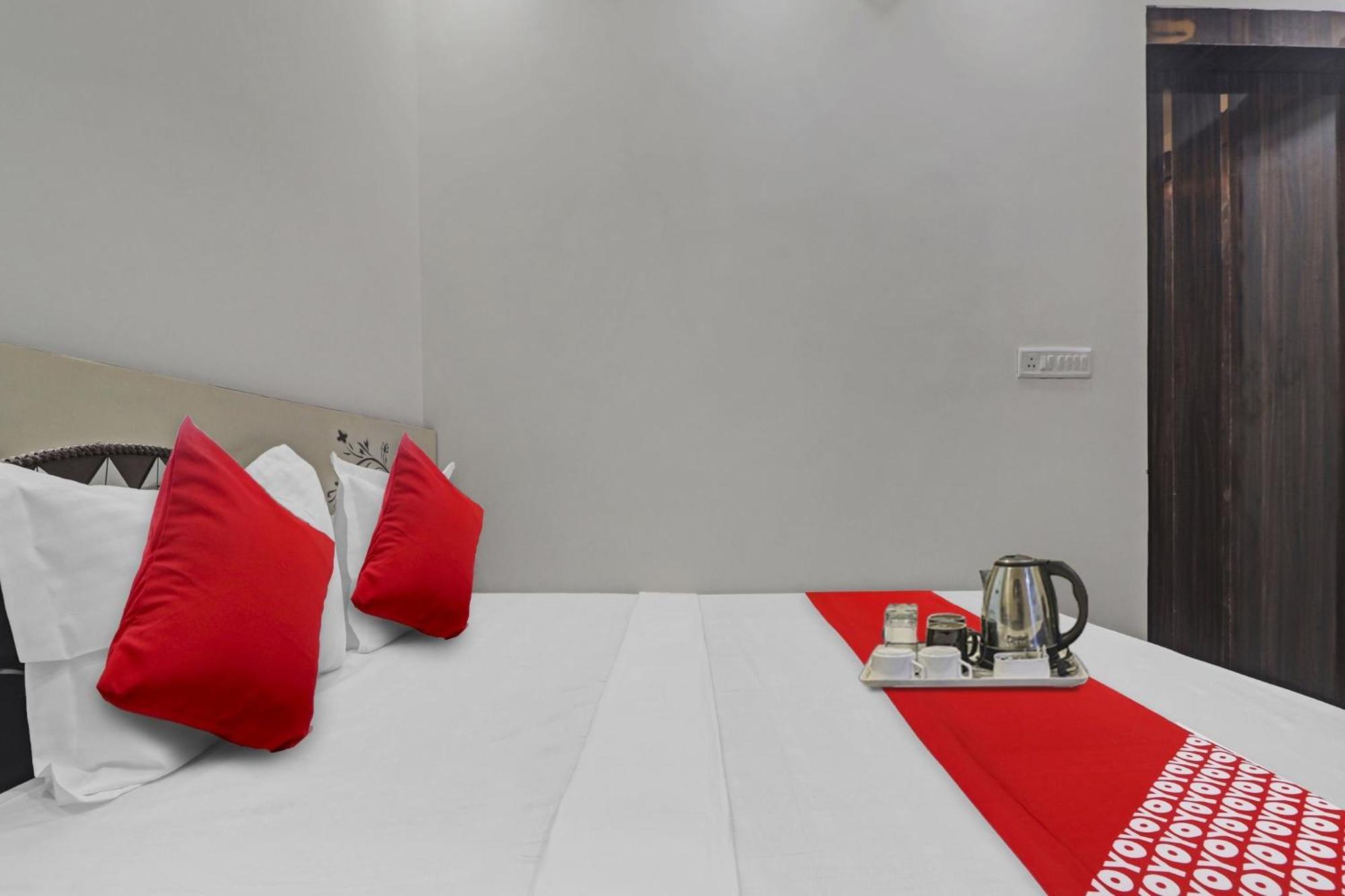 Hotel O Amazing Guest House New Delhi Luaran gambar